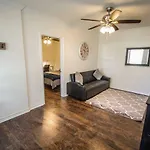 Hays St Cozy Remodeled 2Br/2Ba House Sleeps 8