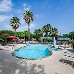 Travelers World Rv Resort