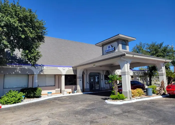 Knights Inn San Antonio Near Frost Bank Center