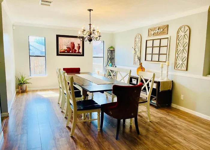 Lovely Spacious Home Near Randolph, Six Flags, Seaworld, Riverwalk And Lackland