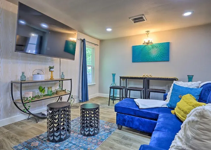 Updated San Antonio Home Near Dtwn And Parks!