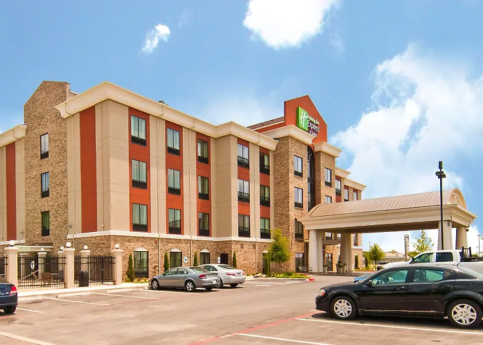 Holiday Inn Express & Suites San Antonio Frost Bank Center By Ihg