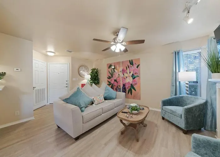 The Blue Belle Welcomes You! Rim/La Cantera Area