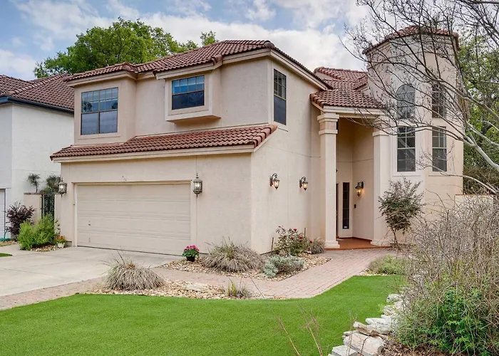 Spacious San Antonio Home With Patio And Grill!