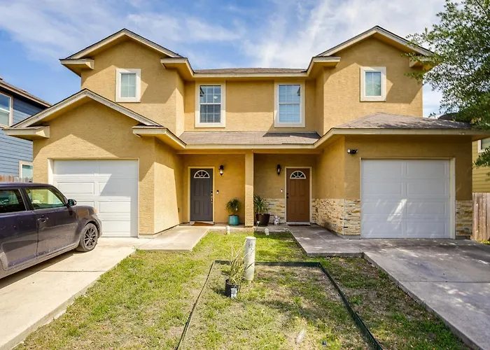 San Antonio Townhome About 2 Mi To Aquarium!