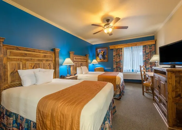 La Hacienda Inn