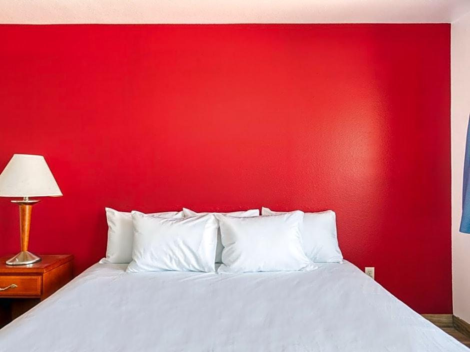 Hotel Oyo Near At&t Center 2*