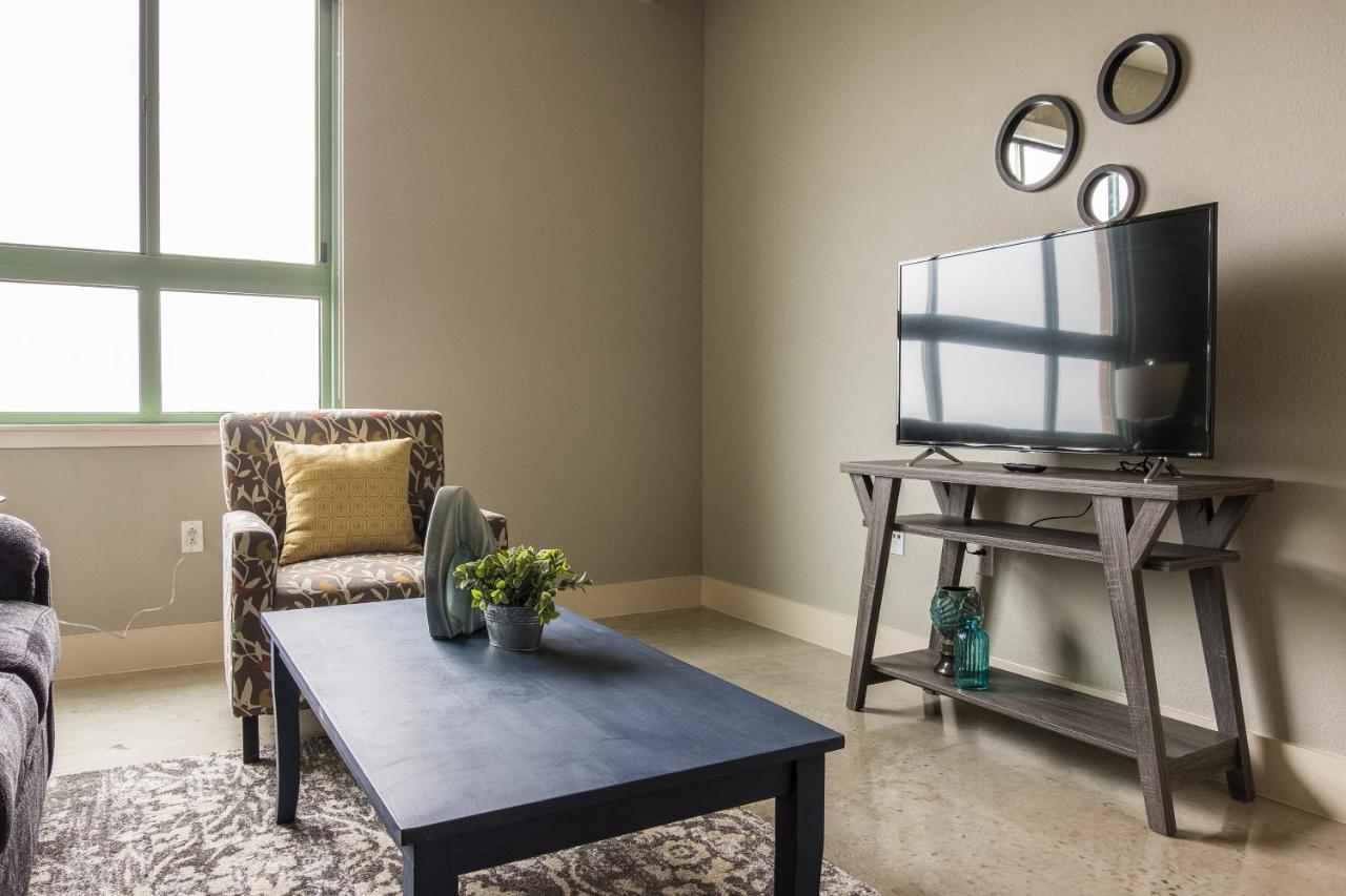 Frontdesk Inspire Downtown Apts San Antonio Tx San Antonio