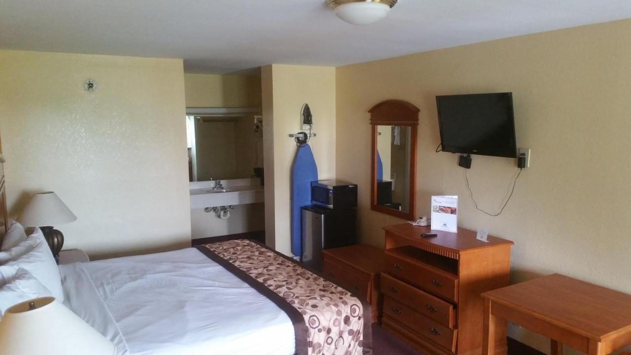 Hotel Americas Value - At&t Center/fort Sam Houston