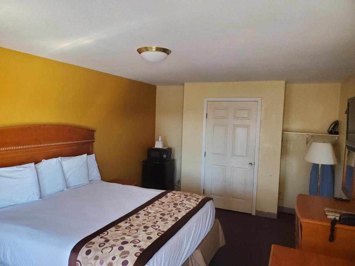 Americas Value - At&t Center/fort Sam Houston 2*