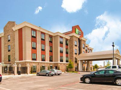 Hotel Express & Frost Bank Center By Ihg