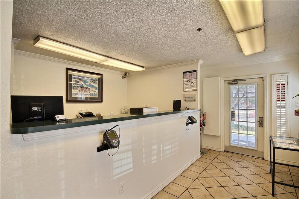 Hotel Studio 6-san Antonio, Tx - Six Flags