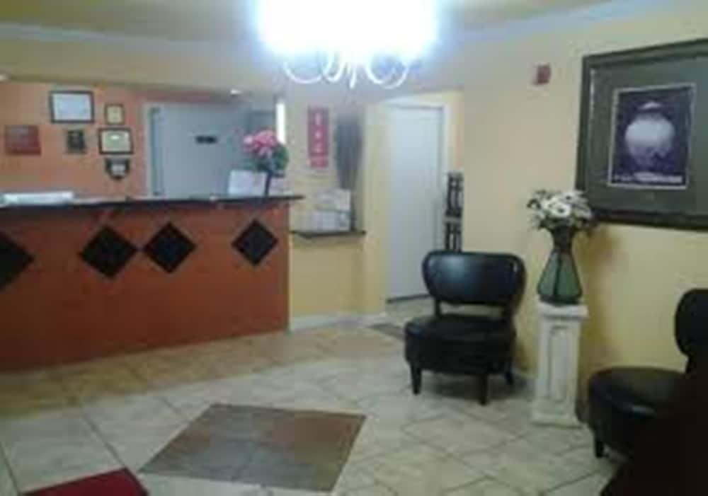 Hotel Econo & Downtown Northeast Near Fort Sam Houston 2*
