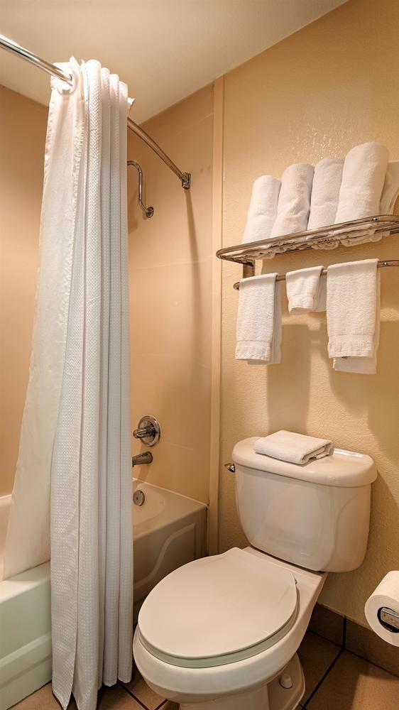 Best Western Garden Hotel 3*
