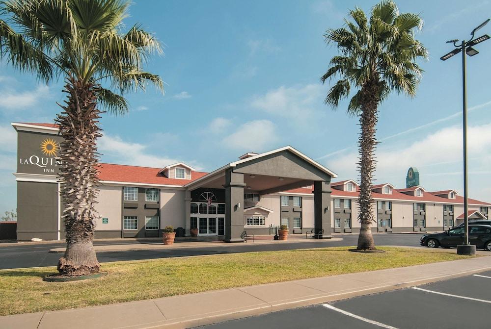 La Quinta By Wyndham Brooks City Base 3*