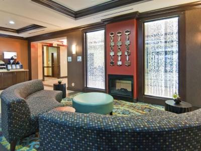 Hotel Express & Frost Bank Center By Ihg 2*