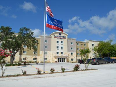 Candlewood Airport By Ihg Hotel