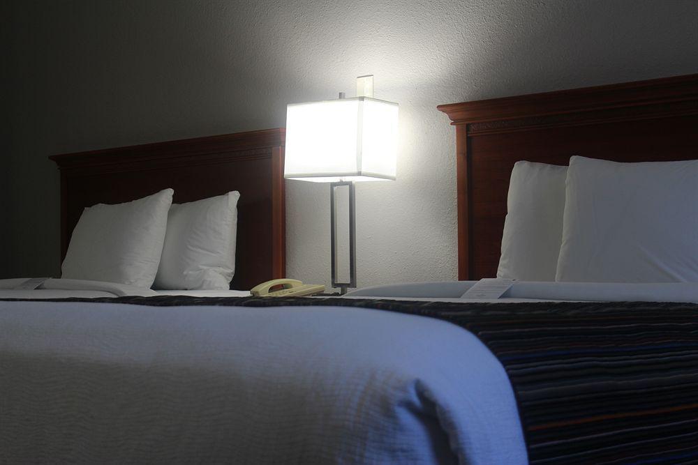 Country & By Radisson, Lackland Afb , Tx 3* San Antonio