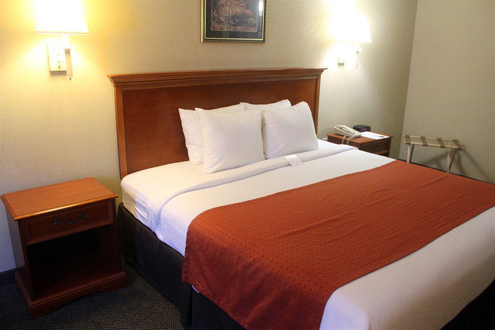 Hotel Country & By Radisson, Lackland Afb , Tx San Antonio