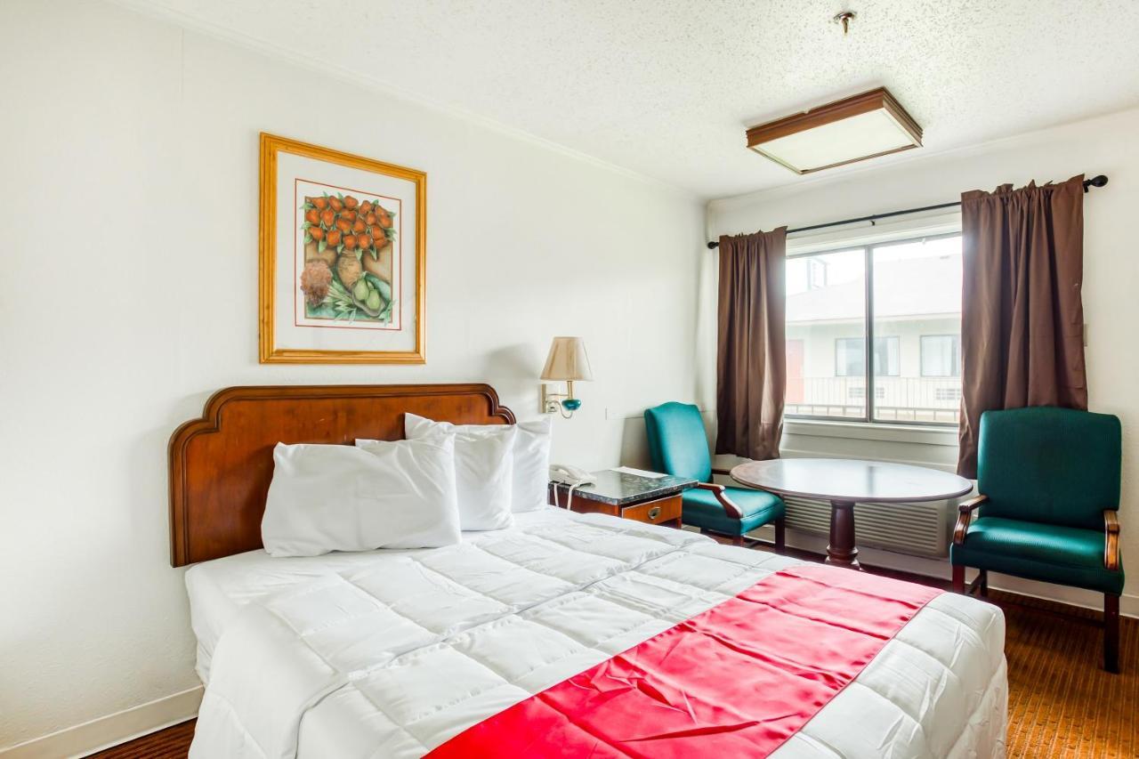Oyo East Hotel