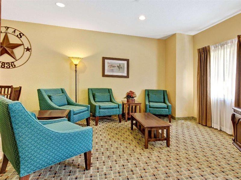 Hotel Super 8 By Wyndham Airport North 2*
