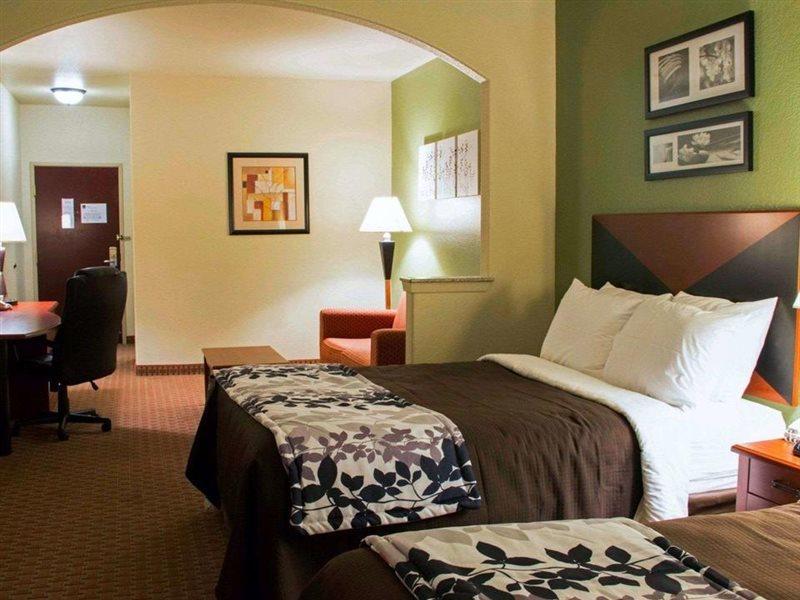 Hotel Sleep & At Six Flags San Antonio
