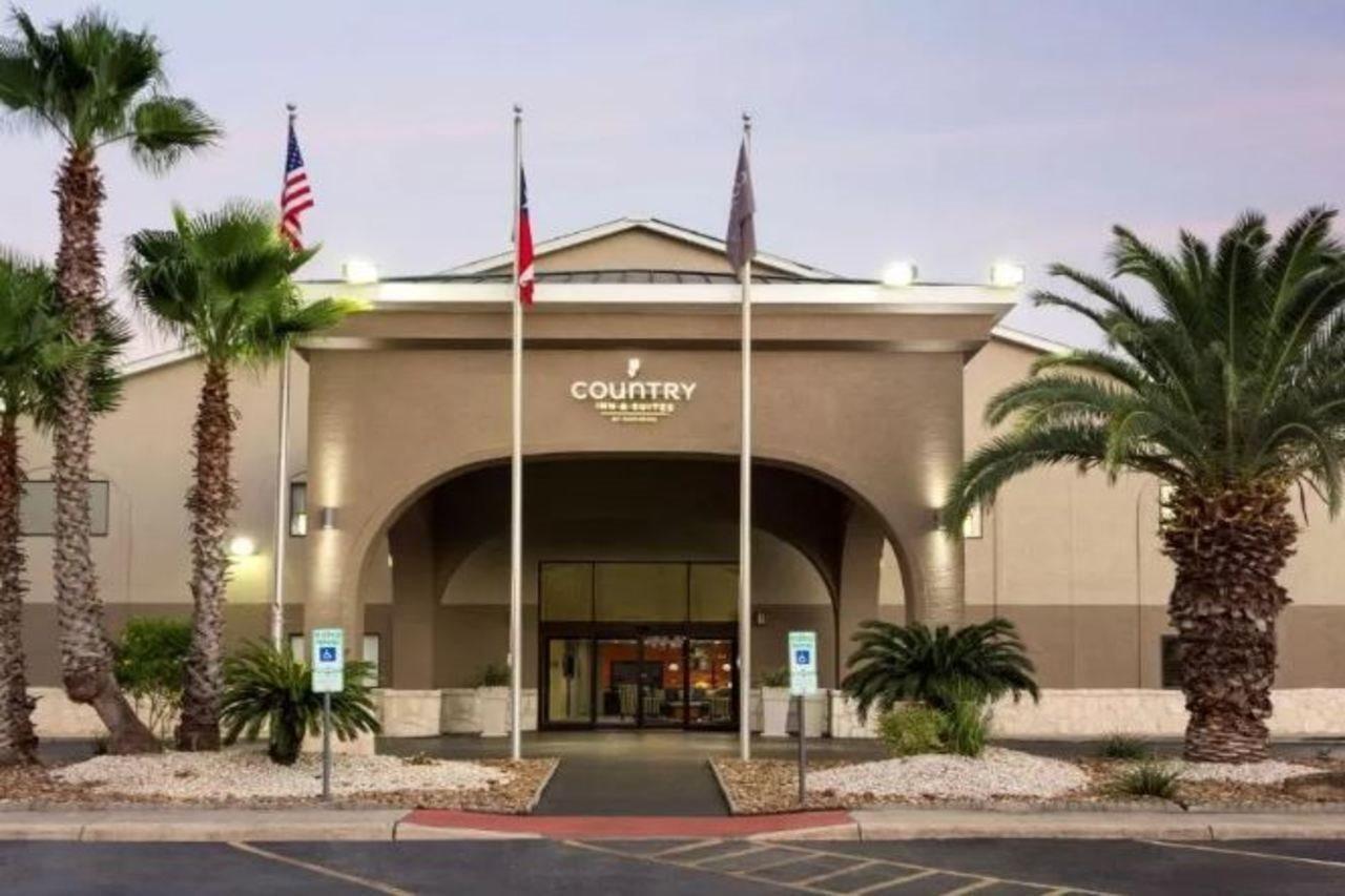 Country & By Radisson, Lackland Afb , Tx 3*