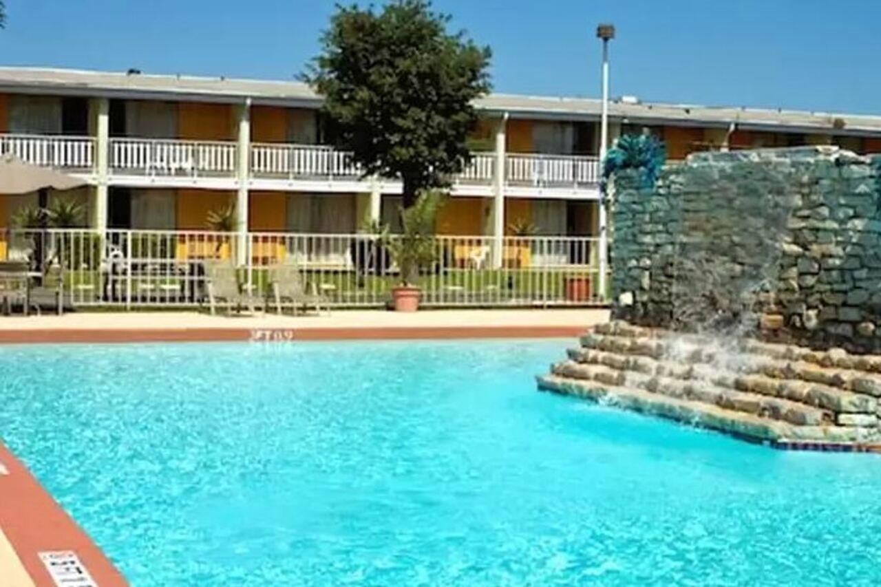 Mid Towne & Motel