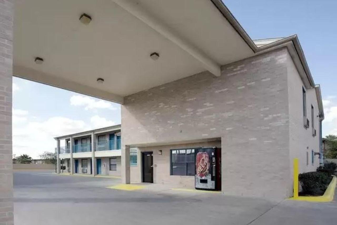 Motel Americas Best Value San Antonio/lackland Afb 2*