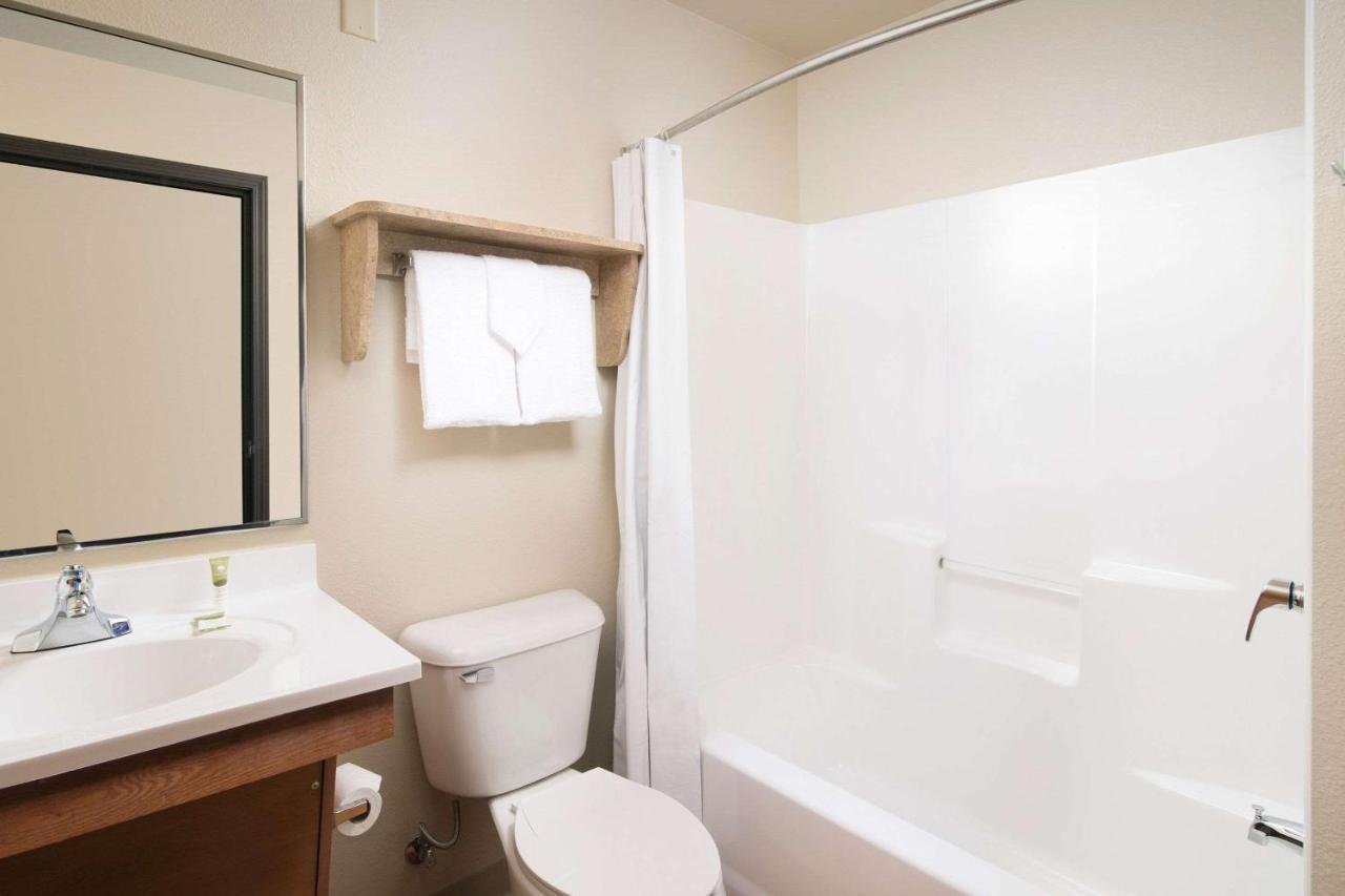 Woodspring South Hotel 2*