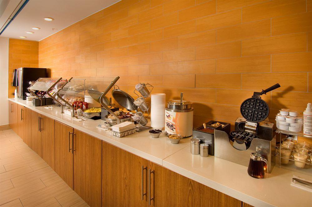 Hotel Springhill By Marriott Airport