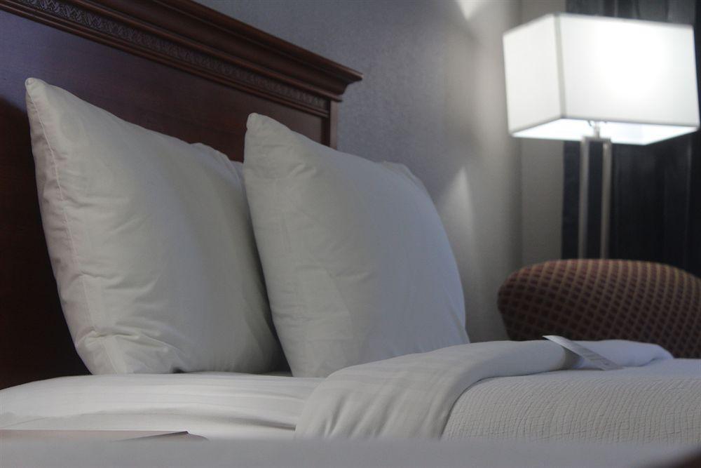 Hotel Country & By Radisson, Lackland Afb , Tx 3*