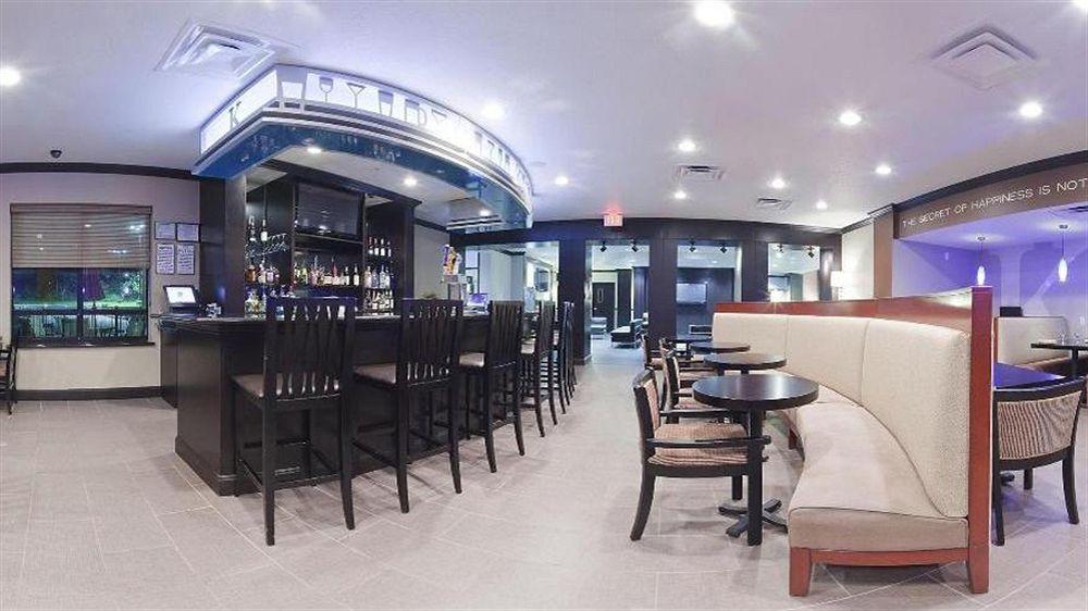 Hotel North Stone Oak Area By Ihg 3*