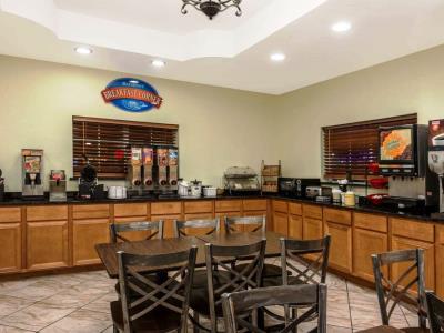Baymont By Wyndham Near South Texas Medical Ctr