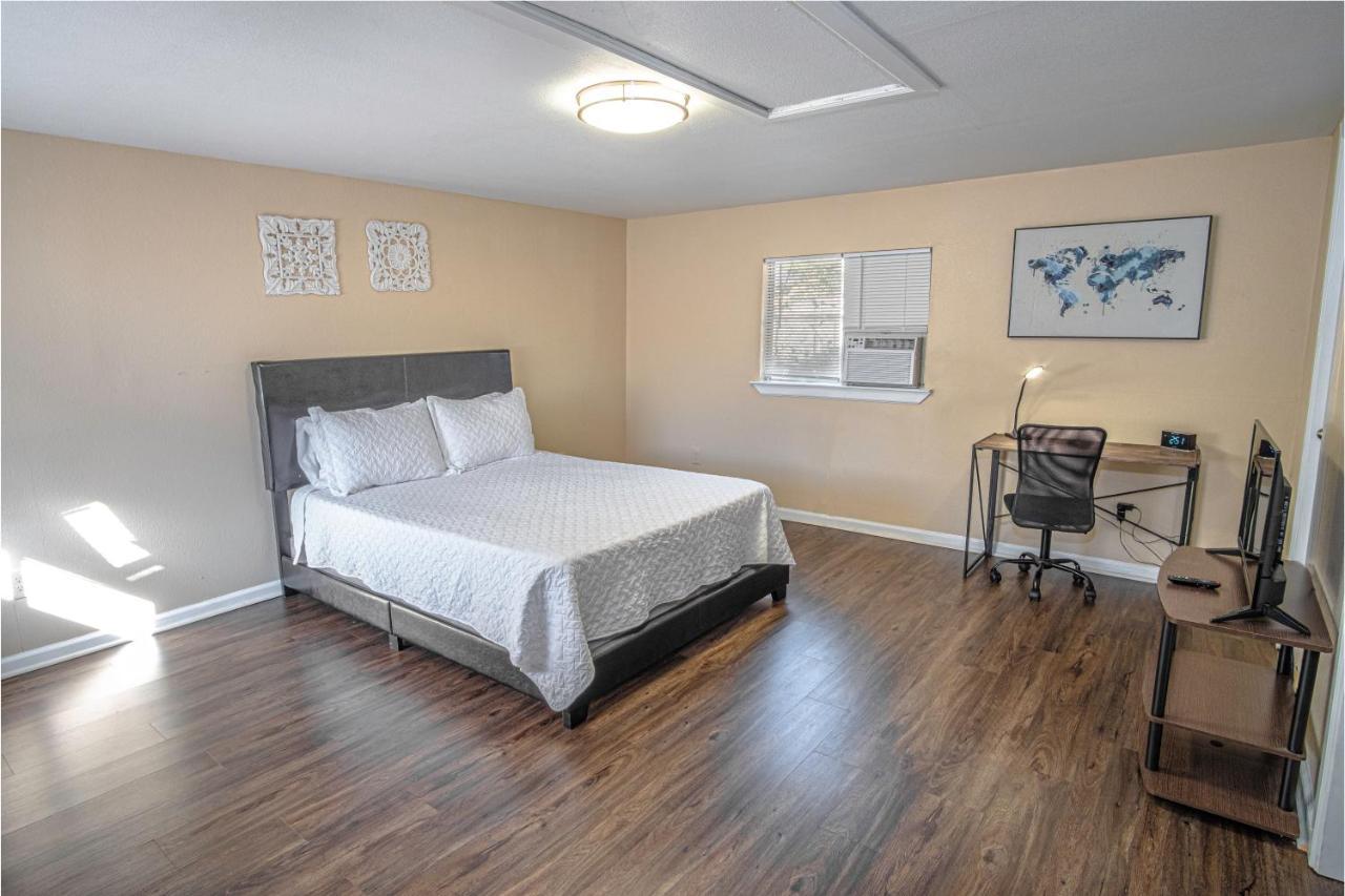 Houston St Near Downtown/military Base Apartment *