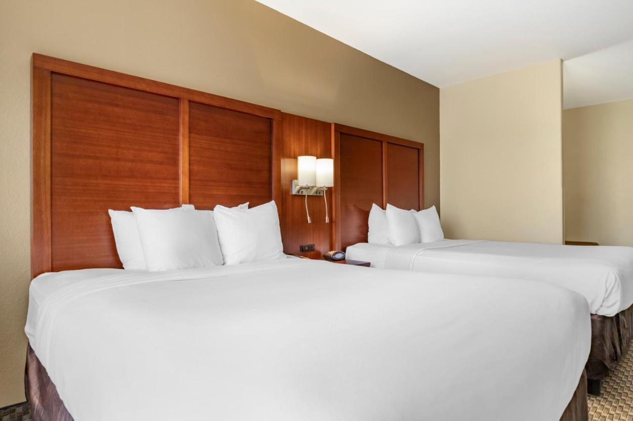 Hotel Comfort Medical Center Near Six Flags 3*