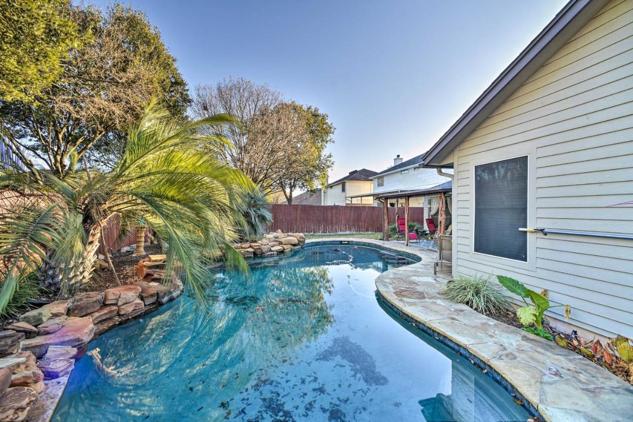Peaceful Oasis With Private Pool And Grill * San Antonio