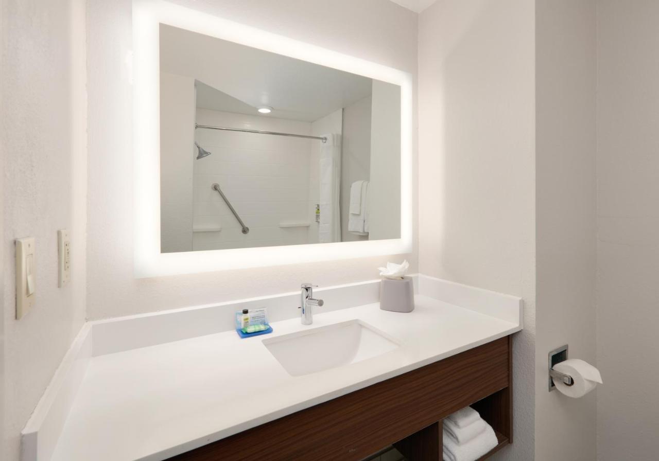 Hotel Express & Nw Near Seaworld By Ihg San Antonio