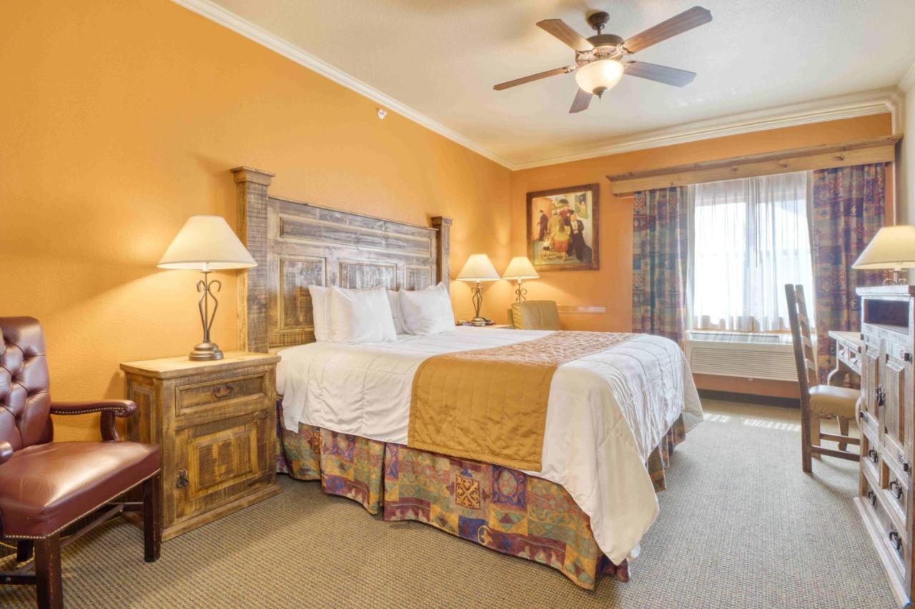 Hotel La Hacienda 2*