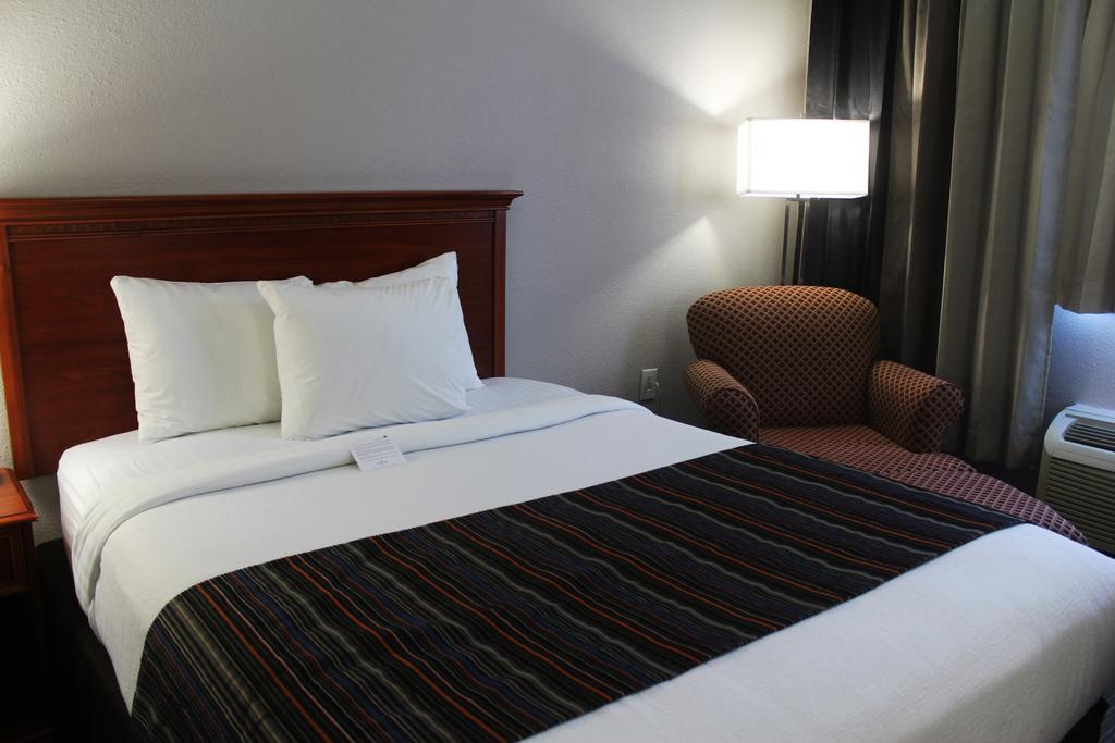 Country & By Radisson, Lackland Afb , Tx 3* San Antonio