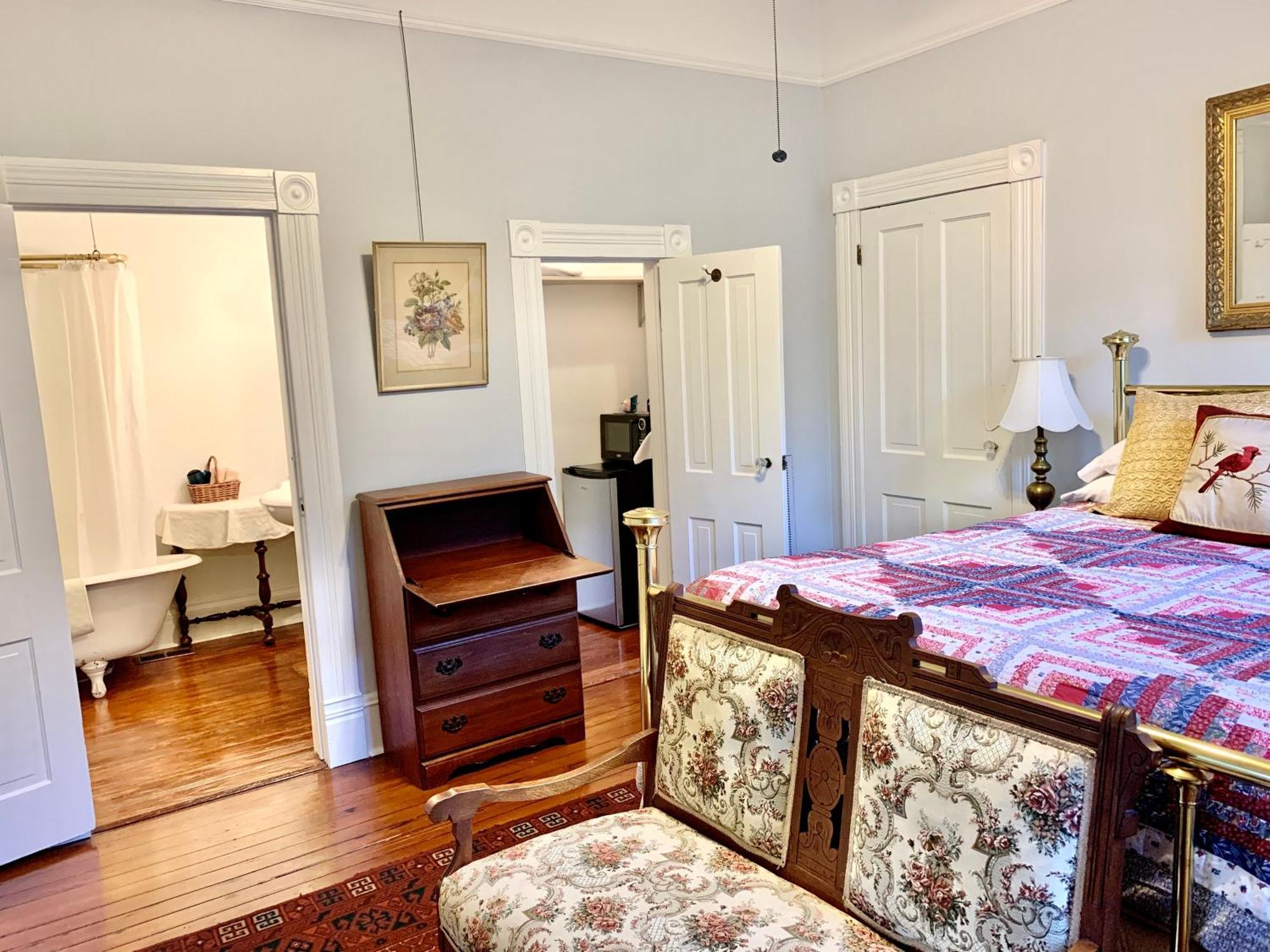 Brackenridge House Bed & Breakfast 3*