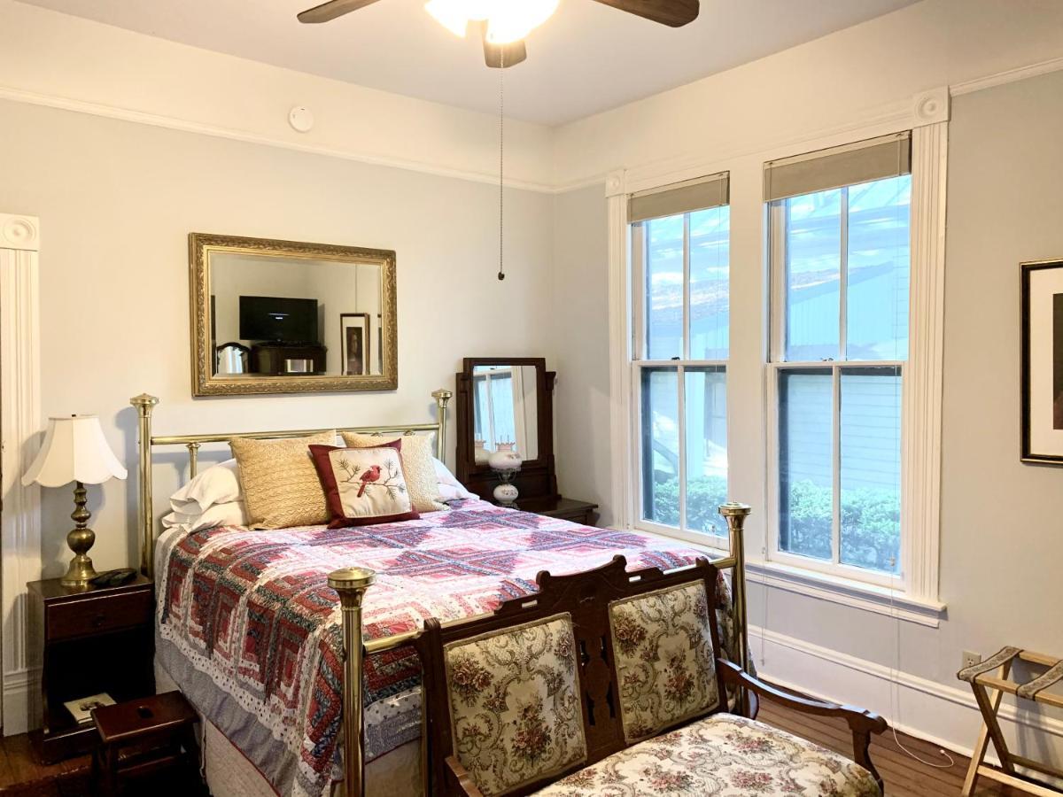 Bed & Breakfast Brackenridge House