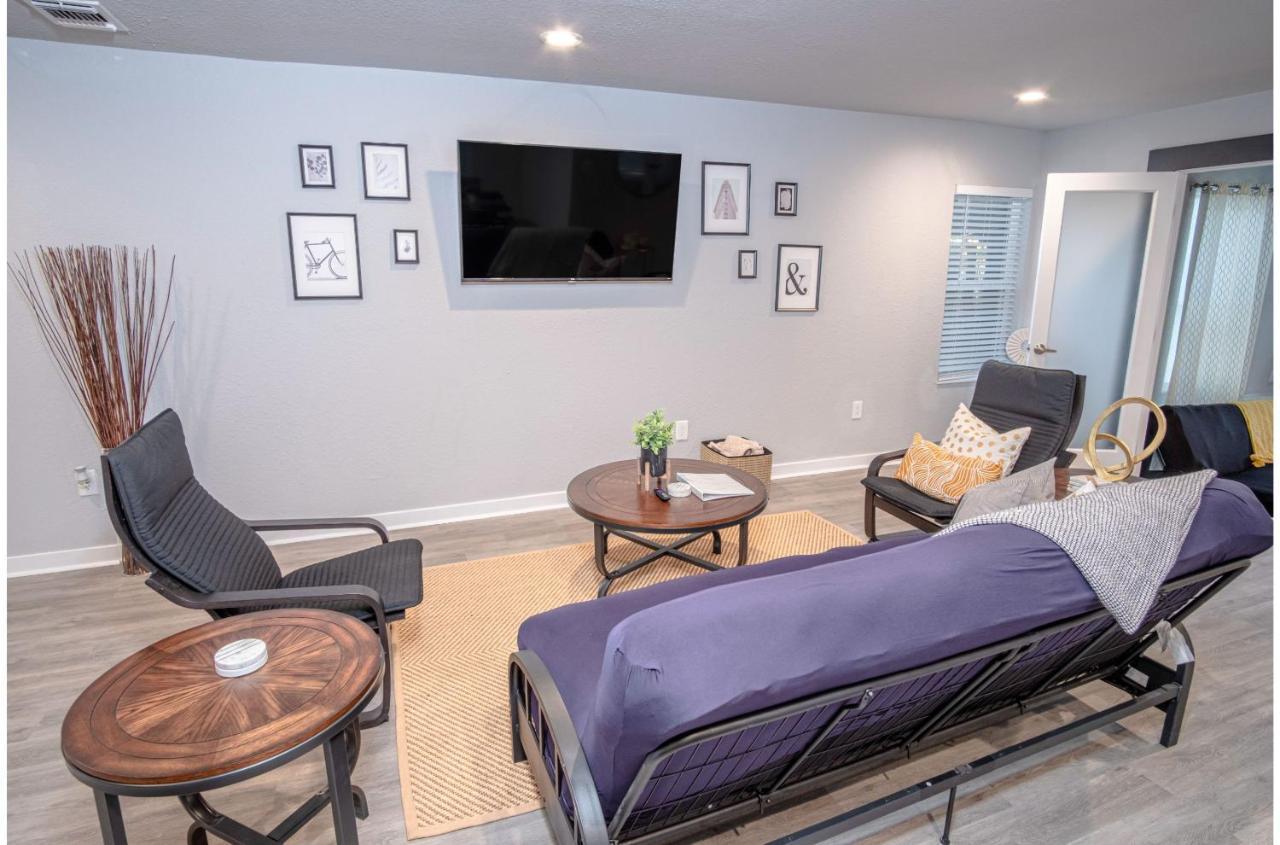Stylish 4 Br2ba Renovated Near Downtown *