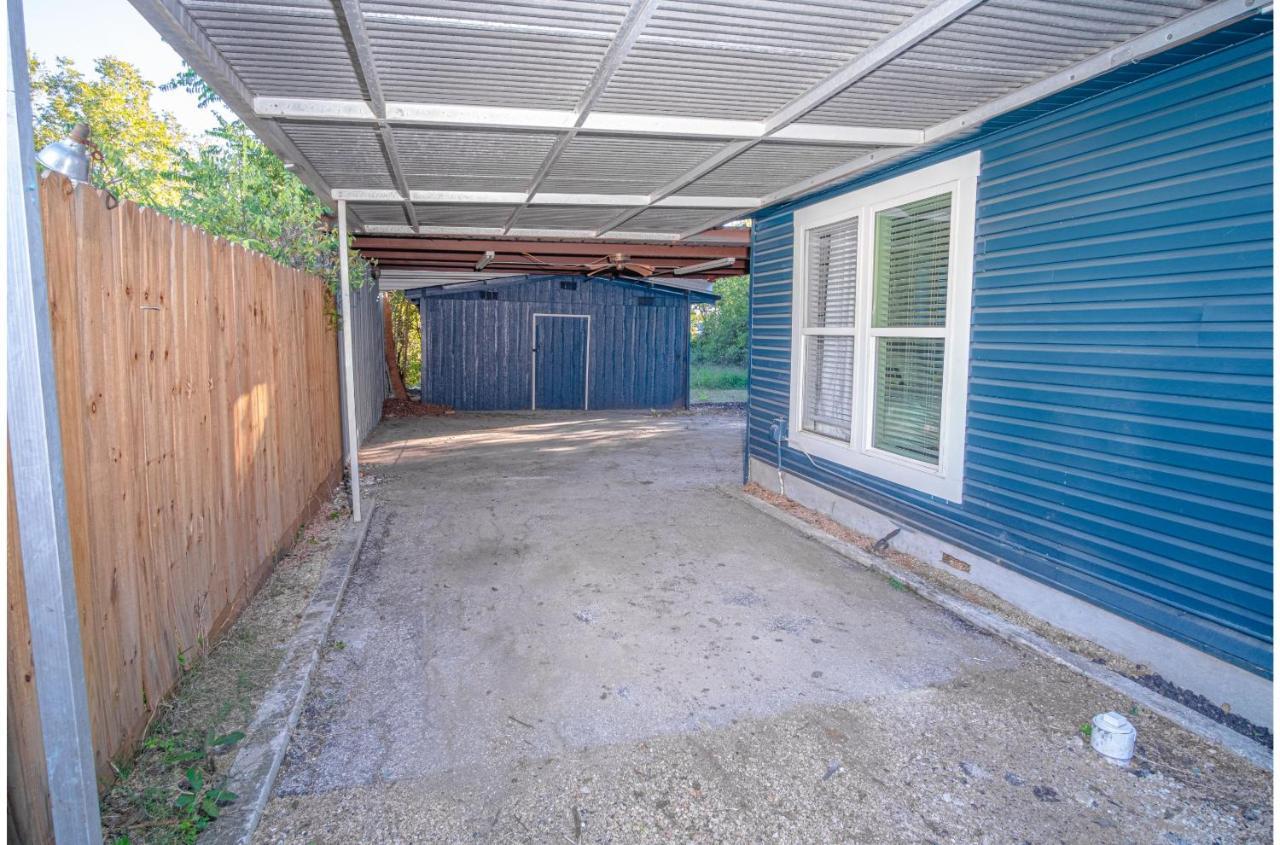 Stylish 4 Br2ba Renovated Near Downtown Holiday home *