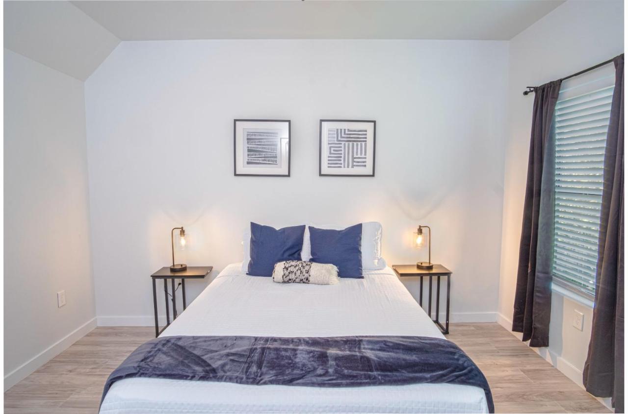 Spectacular 3 Bedroom 2 And A Half Ba Near Downtown San Antonio