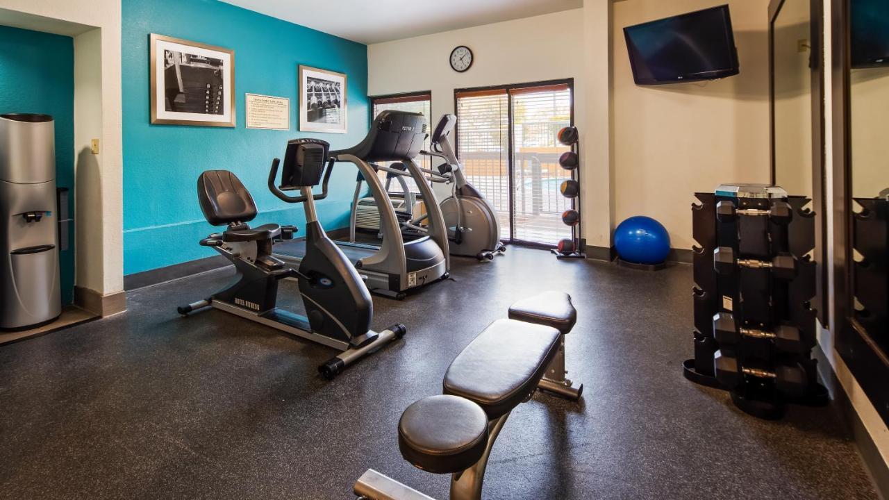 Hotel Clarion Pointe Near Medical Center 2*