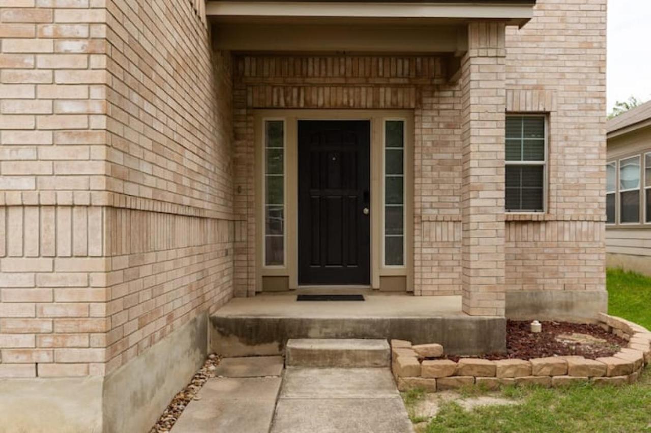 Hero's Away From - Fun Family Getaway Holiday home *