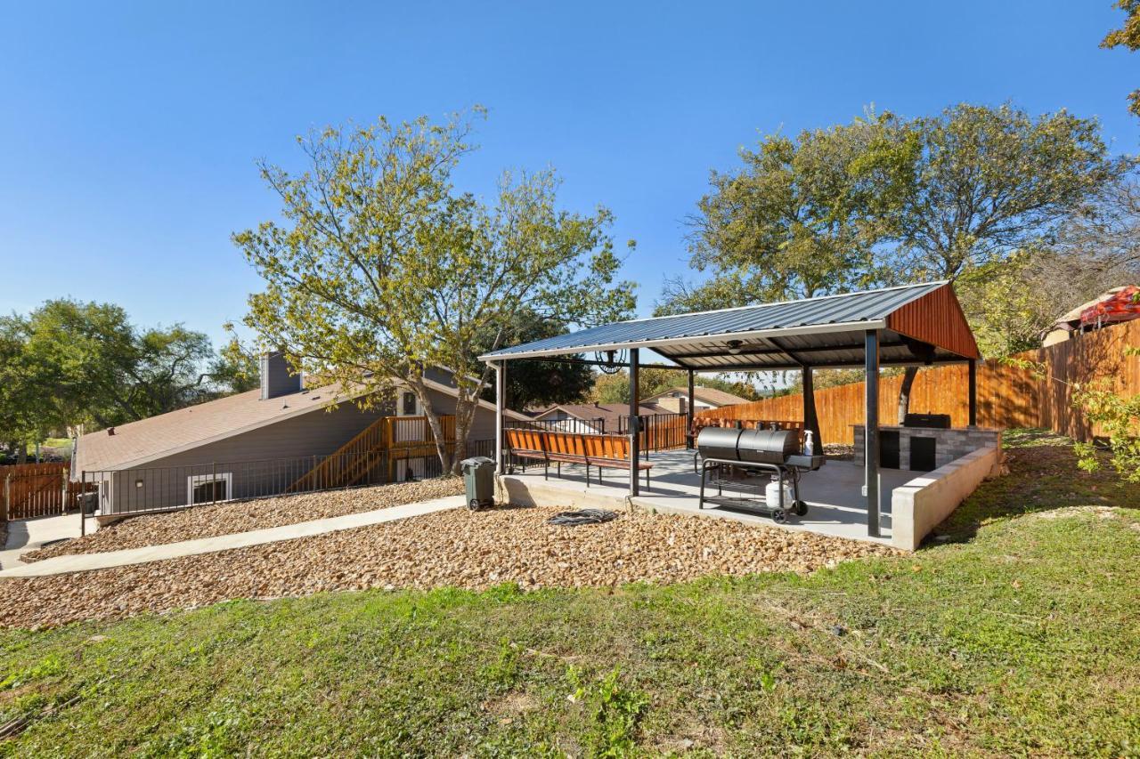 Cyc Eclectic Back House With Bbq Gazebo Holiday home