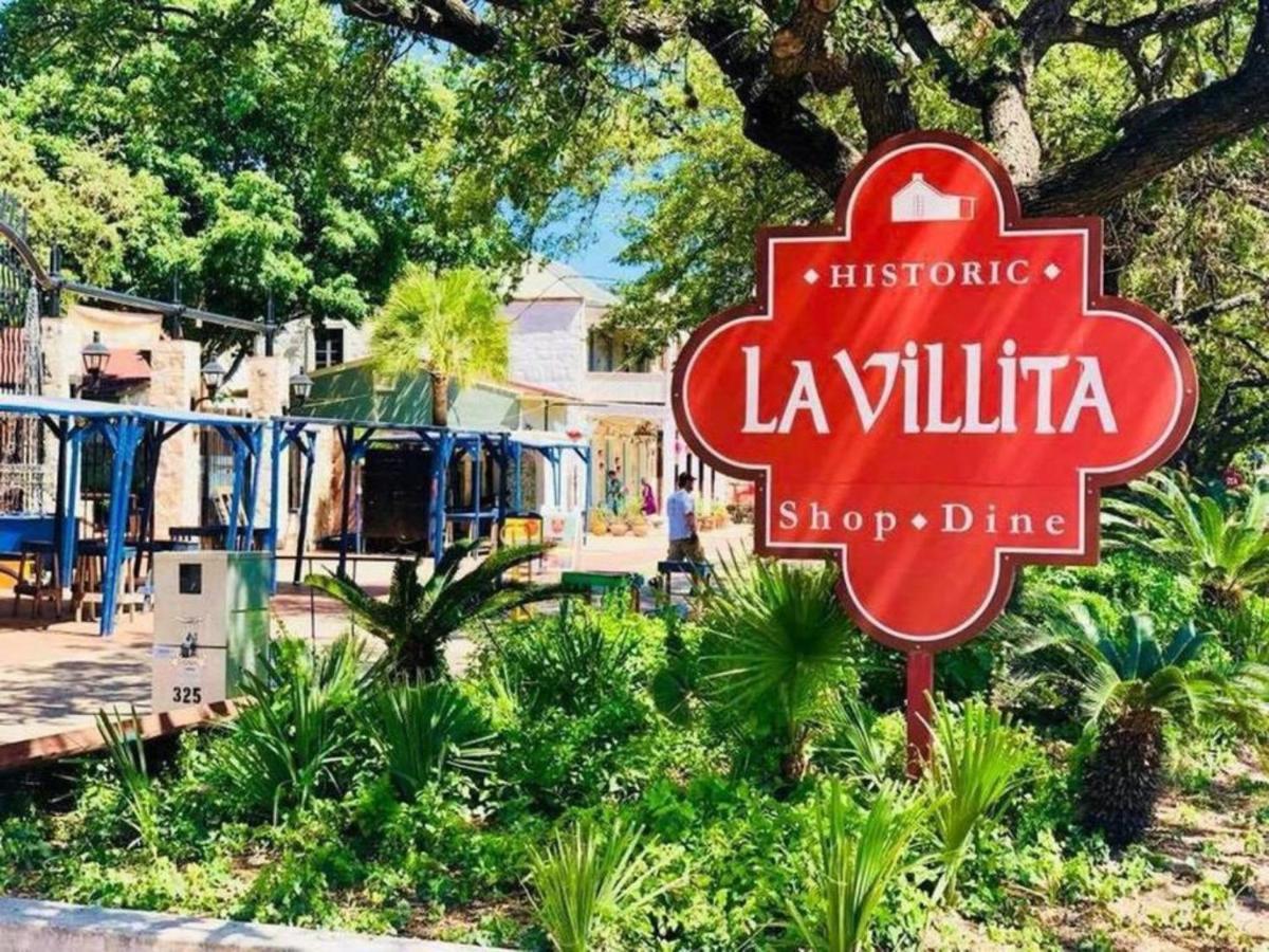 Spectacular 3 Bedroom 2 And A Half Ba Near Downtown