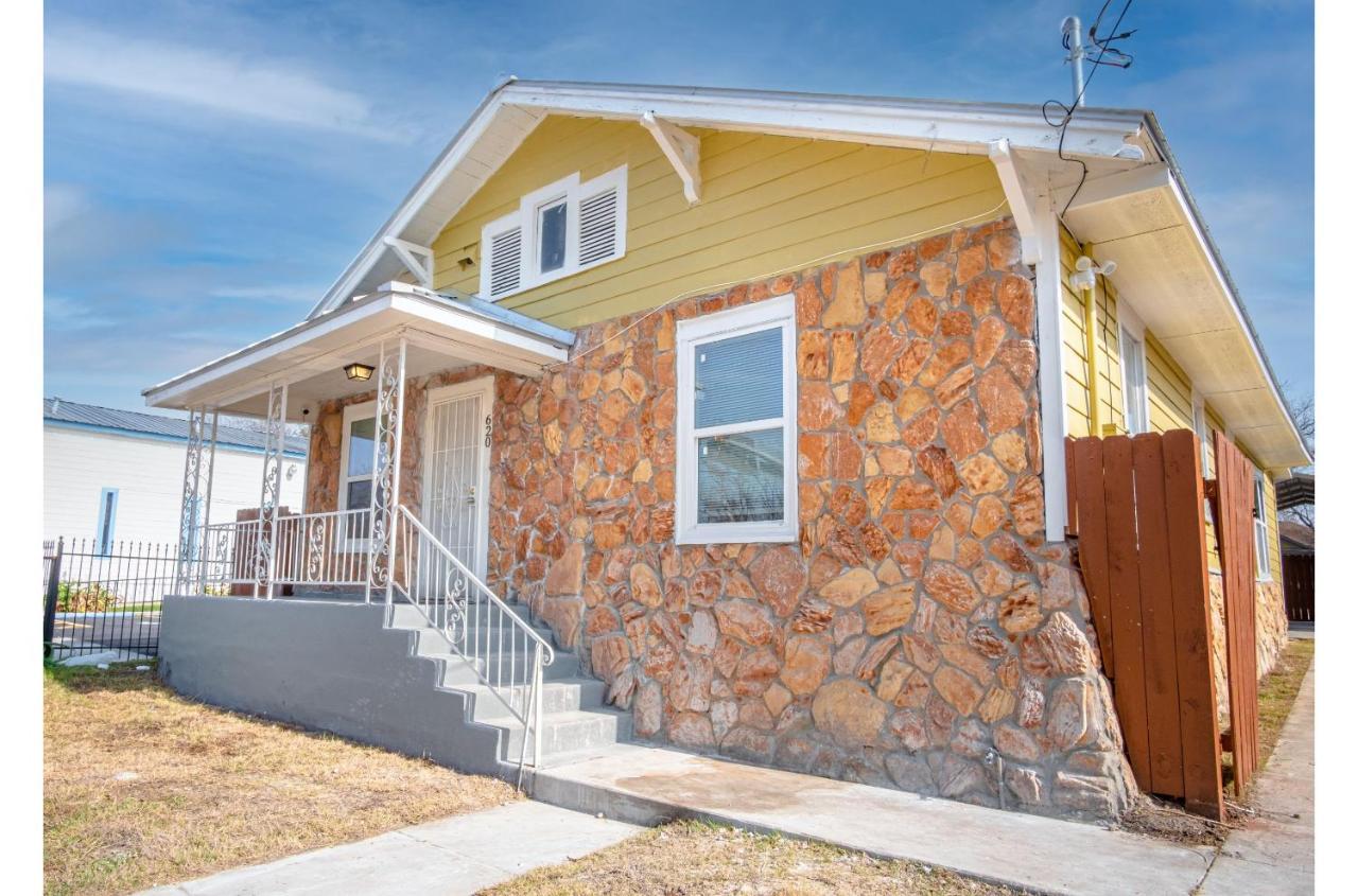 Wonderful 3 Bedroom 2 Ba Near Downtown Holiday home